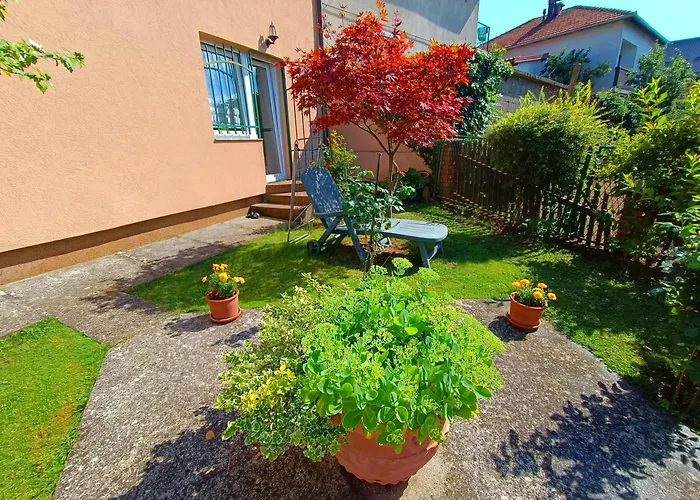 Garden Free Parking
