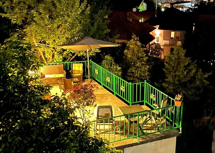 Garden Free Parking